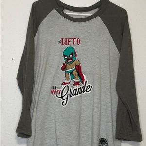 Large 3/4 Sleeve El Lifto es Muy Grande Shirt